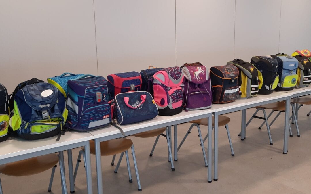 Schul­ta­schen-Spen­den­ak­tion der 4. Klassen